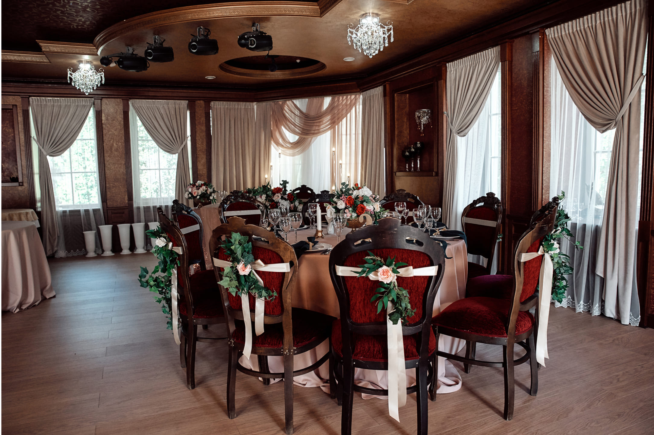 Празднование юбилея в ресторане: преимущества и особенности - блог "Дворянское гнездо"
